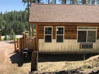 8 miles to Mount Rushmore - Sleeps 2 - King Bed Hotels in Mount Rushmore UT