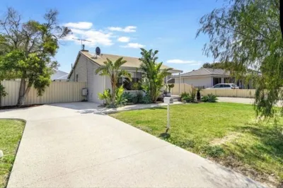 Busselton Beach Villa Hotels near The Mermaids Cave