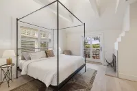 East Hampton: Chic 4 bed, Water Views, Walk to Beach, 5 min drive to Amagansett