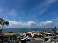 Luxury 3 bed 3 bath with Ocean Views+ Steps to the Beach