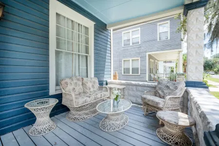 Downtown Jacksonville - La Casa De Blues Отели в г. Дувал