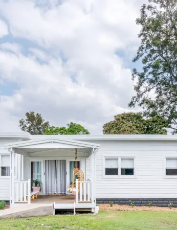 Shalimahs Secret-Beautifully Designed Luxe Cottage *10min to HV Gardens Отели в г. Сеснок