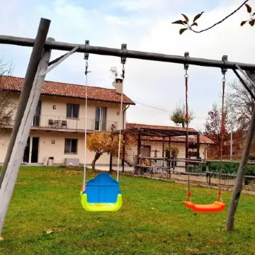 A vacation in the midst of nature just a stone's throw from Alba?