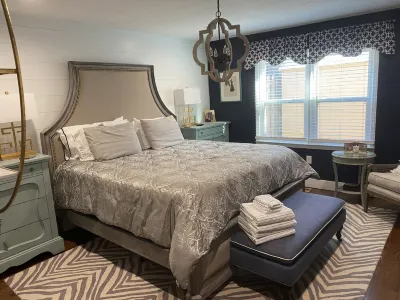 12 minutes from the Augusta National/walking distance from the Peach Jam Hotels near Publix Super Market at North Augusta Plaza