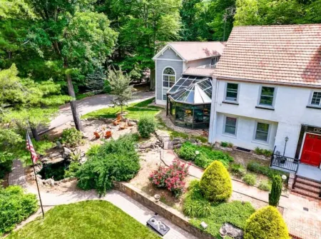 8 Bedroom MANSION Biltmore Lake with Hot Tub.