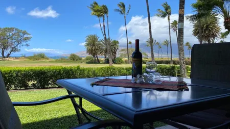 Beautiful remodeled one bedroom ccean view deluxe "free a/c" Отели рядом с достопримечательностью «Kīhei Kalama Village»