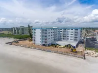 Stunning 2-Bedroom Oceanfront Condo 203 at Sandpiper Towers in Satellite Bch, FL Hotels near Java Cream Cafe