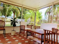 3 Bedroom 2 Bath House with pool - Close to the beach and downtown