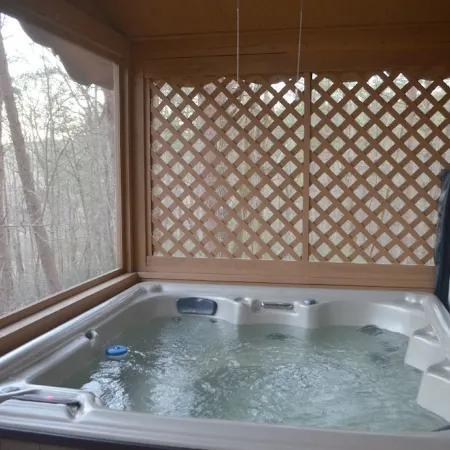 Quaint cabin w/hot tub-10 min from Helen!