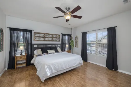 Spacious 2 Couple Suite