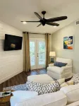 Freshly Renovated Single Story Townhouse Adjacent Haile Village Stocked Kitchen Hotels in Haile Plantation