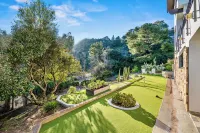 Mt Malibu Mansion w/ Amazing Ocean Views, Guest House, 2+ Acres, Hot Tub!