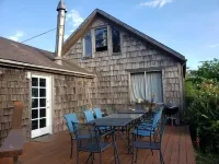 Unique Redwood home built 1920 with hot tub & short walk to the Elk beach