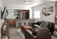 Industrial Luxury apartment - Newly remodeled and Sparkling clean!