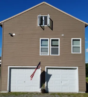 Country Lodge: Hot Tub, Waterfalls, Pond, Hiking, Amazing Views, & Chickens