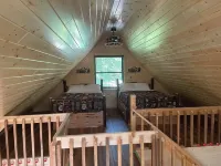 Charming 2-bedroom cabin with WiFi, AC in wonderful Hayward Wisconsin Hotels in Hunter