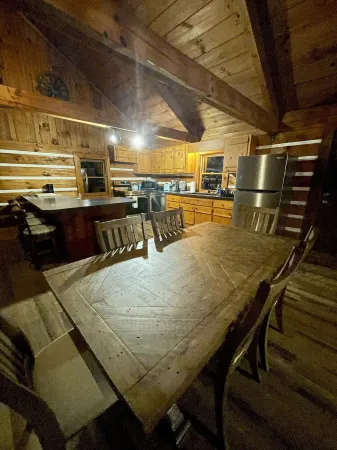 Quiet Cabin Nestled in Red River Gorge. Close to world class hiking and climbing