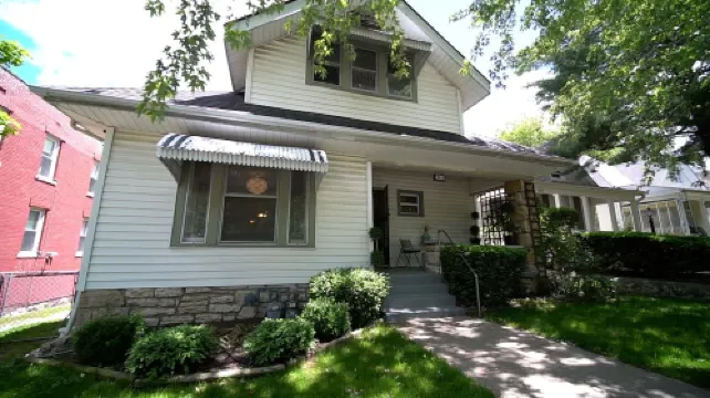Duplex First Floor - Southmoreland, KCMO - Easy access to all KC has to offer