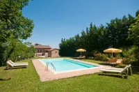 Villa with pool, 4 rooms en suite, WiFi A/C, walking distance from San Gimignano - Private Pools