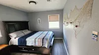 “Welcome to “Her LakeHouse” Hotel dekat Sabine Pass Battleground State Historical Park