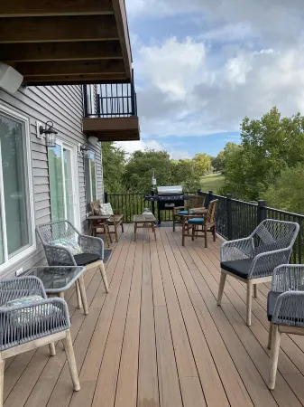 Quaint house on the bluffs overlooking the  scenic Missouri River. Отели в г. Атчисон