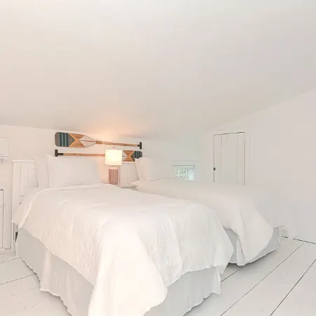 Arden House DT Mystic 3BR Lux Family Getaway Отели в г. Гротон