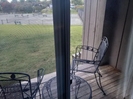 Walk to beach by Busch Gardens, lovely room Отели рядом с достопримечательностью «Парк развлечений Busch Gardens»