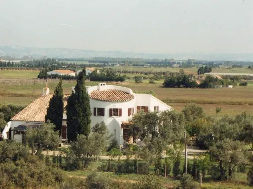 Holiday flat of the size of 45 m² on a large estate with pool close to Arles