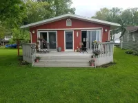 Bemus Point Lake Front Cottage with Dock Hotele w: Ellery