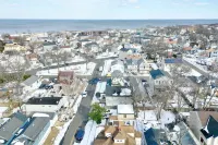 Keansburg! Your Beach Home! Pet Friendly. Hotels in Keansburg