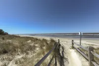 MERMAID COTTAGE - 3 MINUTE WALK TO BEACH - VERY CHARMING & CLEAN!