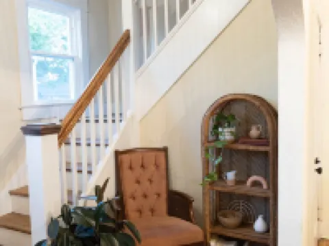Cozy Cottage on Spring---Centrally Located and 10 mins from downtown Louisville Hotels in Floyd County