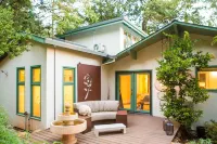Modern Compound on Private Vineyard, Complete with Guest House 비에이더 빈야즈 & 와이너리 주변 호텔