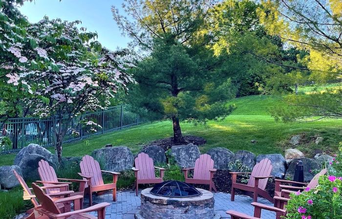 Resort Getaway ! Mtn Creek Ski-In Ski-Out -Pool-Hot Tub-Sauna