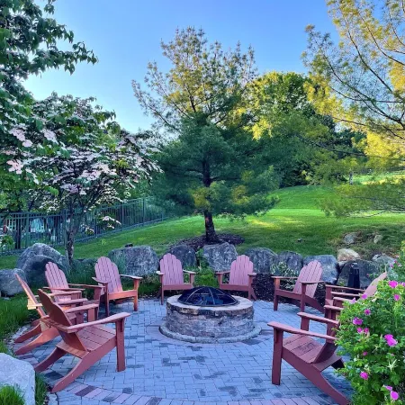 Resort Getaway ! Mtn Creek Ski-In Ski-Out -Pool-Hot Tub-Sauna