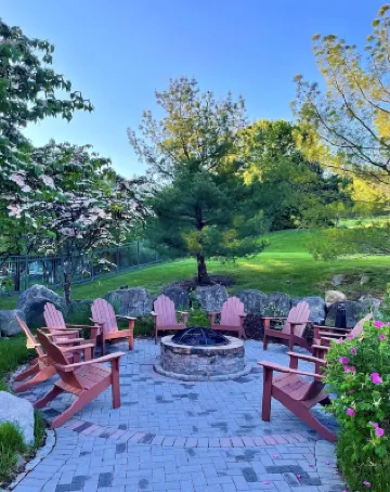 Resort Getaway ! Mtn Creek Ski-In Ski-Out -Pool-Hot Tub-Sauna 鄰近Surf Hill的酒店