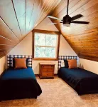 Grand Opening Pricing! Cozy 2 Bedroom Cabin with views of Flathead Lake
