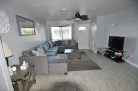 15 minutes to Prescott Downtown! Family-sized Home