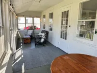 Cozy Chatham Retreat