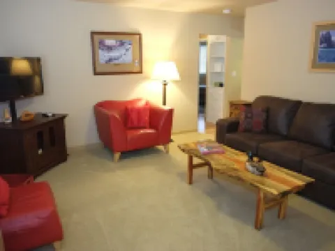 Freshly Remodeled 2 Bedroom, Full Kitchen, living Room Suite, in Cascade unit #2 Hotels in Cascade