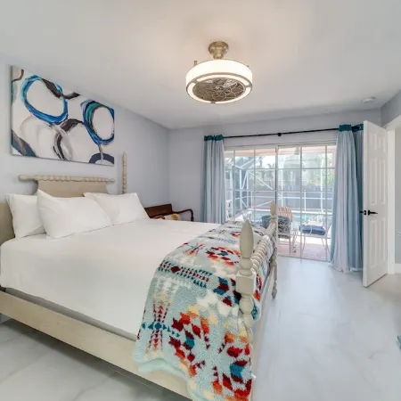 MODERN HOME WITH HEATED POOL! CLOSE TO SAWGRASS MILLS MALL! FLEXIBLE CHECK IN