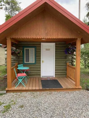 Ol’ Cabin No. 12 - Cozy Updated Cabin perfect for 2
