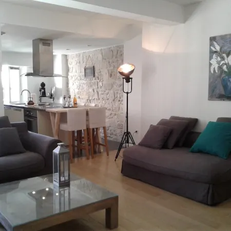 Right in the Historic Center Very Quiet Cocoon Apartment 2 Air-Conditioned Bedrooms