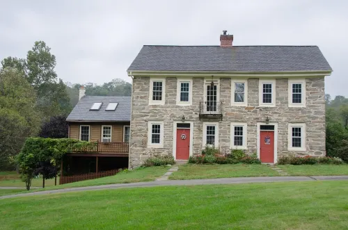 250yo Stone House - Stargazing, Fireflies, Streams, and room to Run!