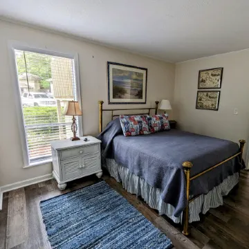 DAPHNE -  MOBILE BAY CONDO - Great location