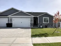 Hazen Home • Family Retreat, fully equipped home, 2 min to shopping and parks