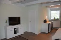 Newly built holiday apartment in a modern country house style. 10 min cycle path to the beach