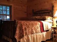 Peaceful Cabin in the Woods Hotels in Hartwick