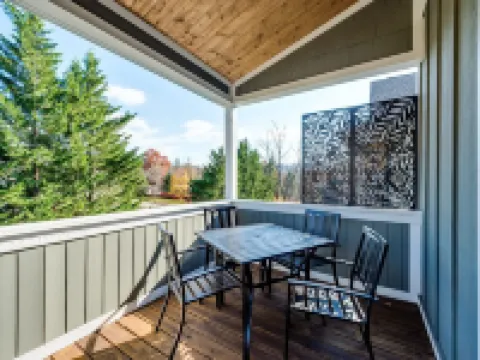 Guesthouse, Downtown Weaverville 2 Blocks from Main St. Hotels in Weaverville