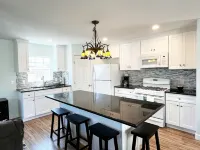 Parkside Cottage w/ Patio/BBQ - 20 min to beach Hotels in Santa Maria